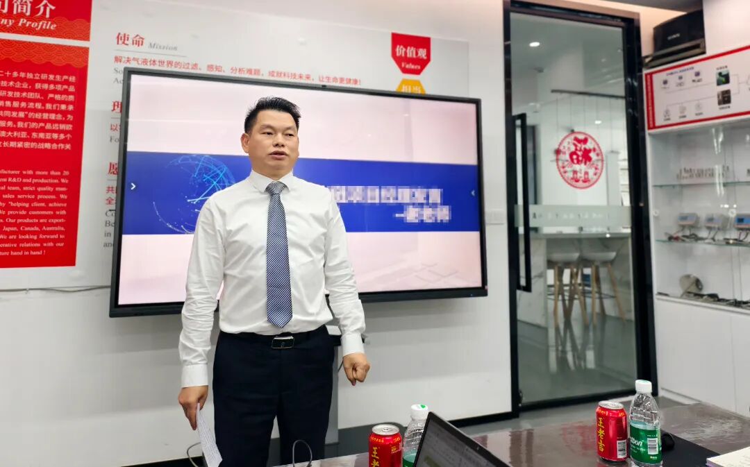 項(xiàng)目組老師.jpg